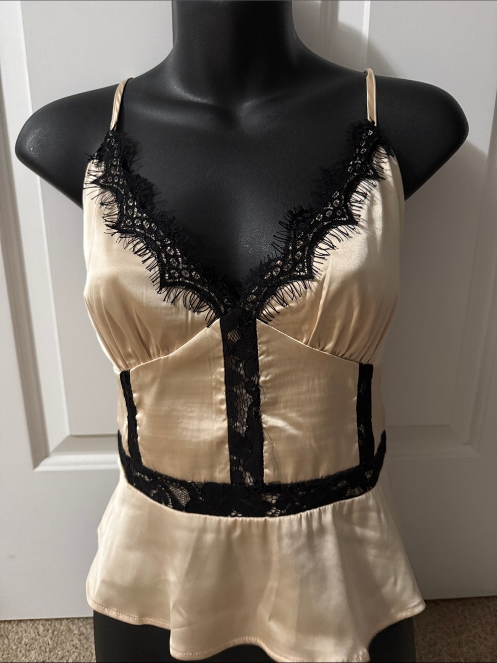NWT Heartloom Lace Trim Cami Top in Champagne and Black